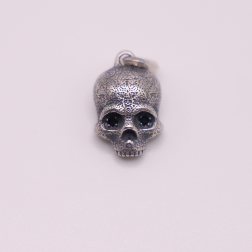 David Yurman Large Silver Skull Charm Pendant - Picture 2 of 6